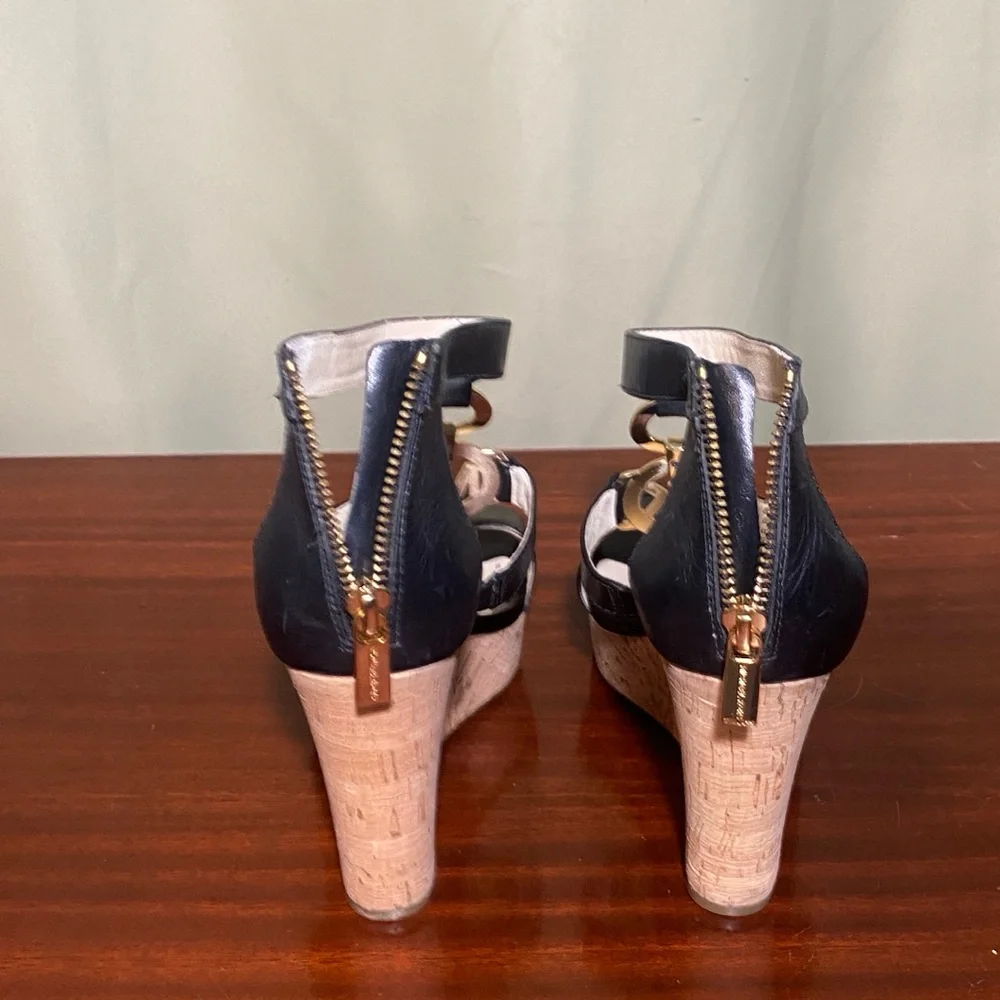 Michael Kors Hayden MK Logo Wedge Leather 4” Sandals Shoes Heels size 7M
